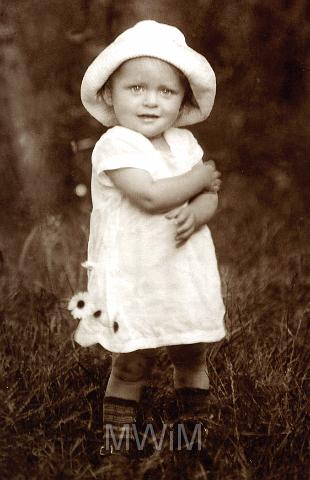 KKE 009.jpg - Alicja Orzechowska w wieku dwóch lat, Zurne, 1925 r.